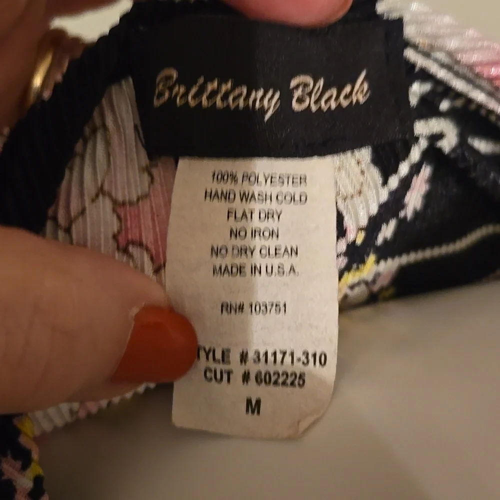 Beautiful sleeveless Shell - Picture 7 of 7